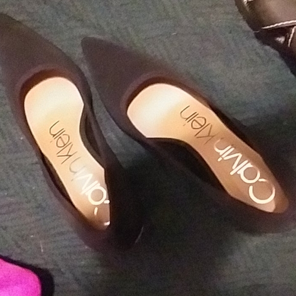 Size 6 gorgeous black Calvin Klein heels - Picture 1 of 4
